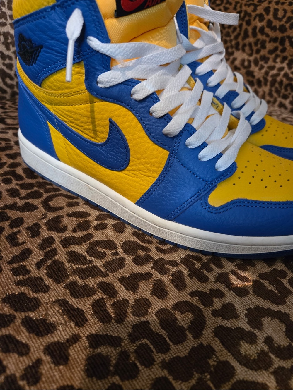 Nike High-Top Sneakers in Blue and Yellow - Picture 7 of 11